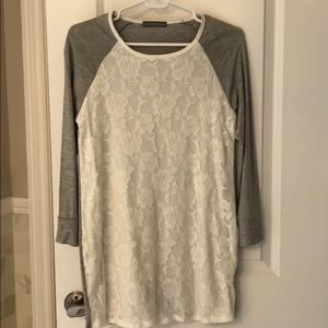 Raglan Maternity Shirt with Lace Detail